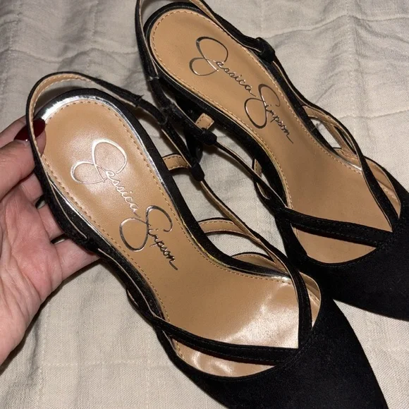 Black heels - Picture 3 of 8